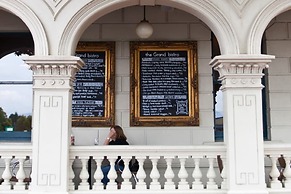 Yarra Valley Grand Hotel