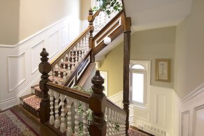 Victoria's Mansion Guest House