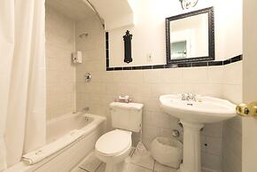 Victoria's Mansion Guest House