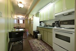 Victoria's Mansion Guest House