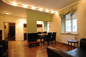 Home & Travel Apartments