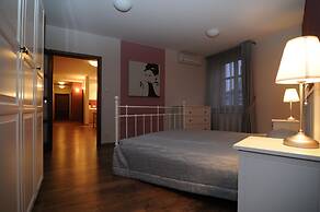 Home & Travel Apartments