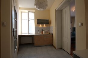 Home & Travel Apartments