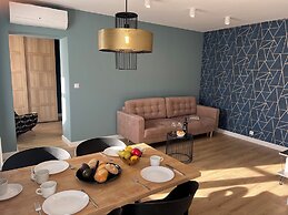 Home & Travel Apartments