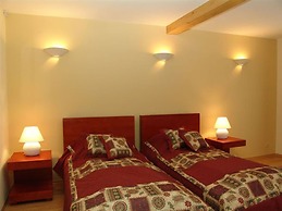 Home & Travel Apartments