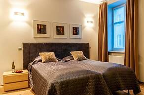 Home & Travel Apartments