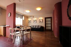 Home & Travel Apartments