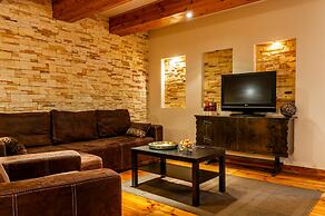 Home & Travel Apartments