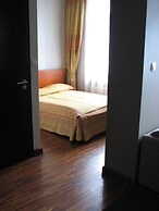 Home & Travel Apartments