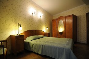 Home & Travel Apartments