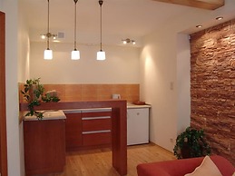 Home & Travel Apartments