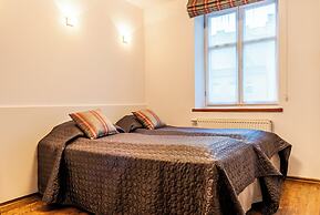 Home & Travel Apartments