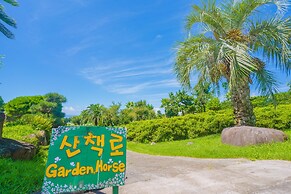 Jeju Jungmun Log Pension & Resort