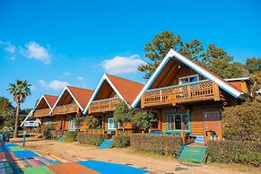 Jeju Jungmun Log Pension & Resort