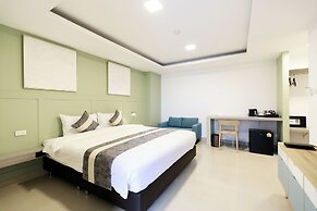 UTD 8 Hotel & Residence