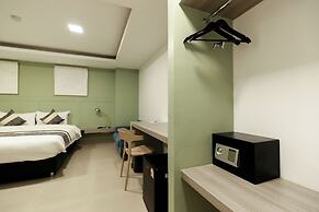 UTD 8 Hotel & Residence