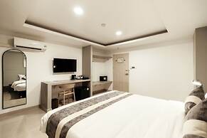 UTD 8 Hotel & Residence