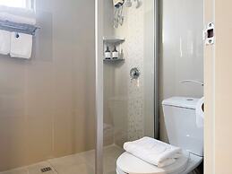 UTD 8 Hotel & Residence