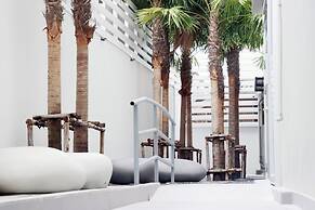 UTD 8 Hotel & Residence
