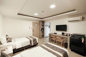 UTD 8 Hotel & Residence
