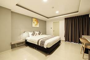 UTD 8 Hotel & Residence