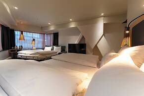 Clarion Hotel The Edge