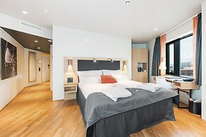 Clarion Hotel The Edge