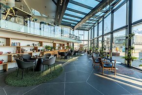 Clarion Hotel The Edge