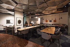 Clarion Hotel The Edge