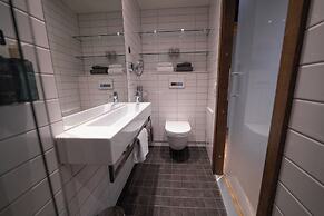 Clarion Hotel The Edge