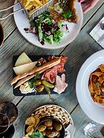 Clarion Hotel The Edge