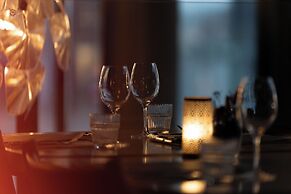 Clarion Hotel The Edge