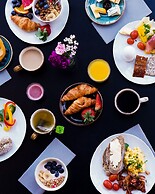 Clarion Hotel The Edge