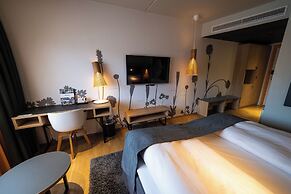 Clarion Hotel The Edge