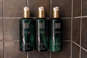 Clarion Hotel The Edge