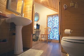 Tucker Peak Lodge