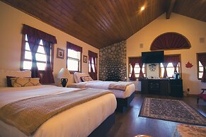 Tucker Peak Lodge