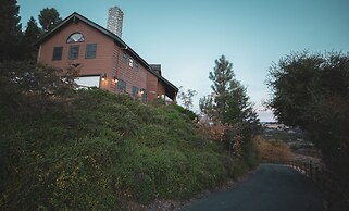 Tucker Peak Lodge