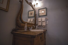Tucker Peak Lodge