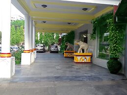 Royal White Elephant Hotel