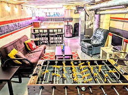 The Wayfaring Buckeye Hostel