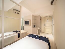 Alron Hotel Kuta Powered by Archipelago