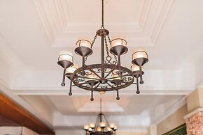 Alron Hotel Kuta Powered by Archipelago