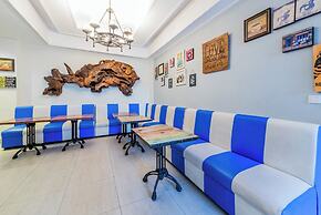 Alron Hotel Kuta Powered by Archipelago