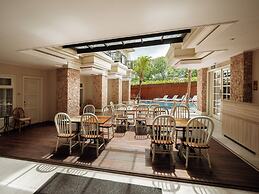 Alron Hotel Kuta Powered by Archipelago