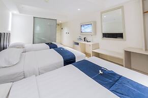 Alron Hotel Kuta Powered by Archipelago