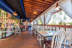 Alron Hotel Kuta Powered by Archipelago