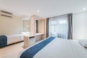 Alron Hotel Kuta Powered by Archipelago