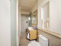 Alron Hotel Kuta Powered by Archipelago