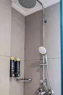 Alron Hotel Kuta Powered by Archipelago